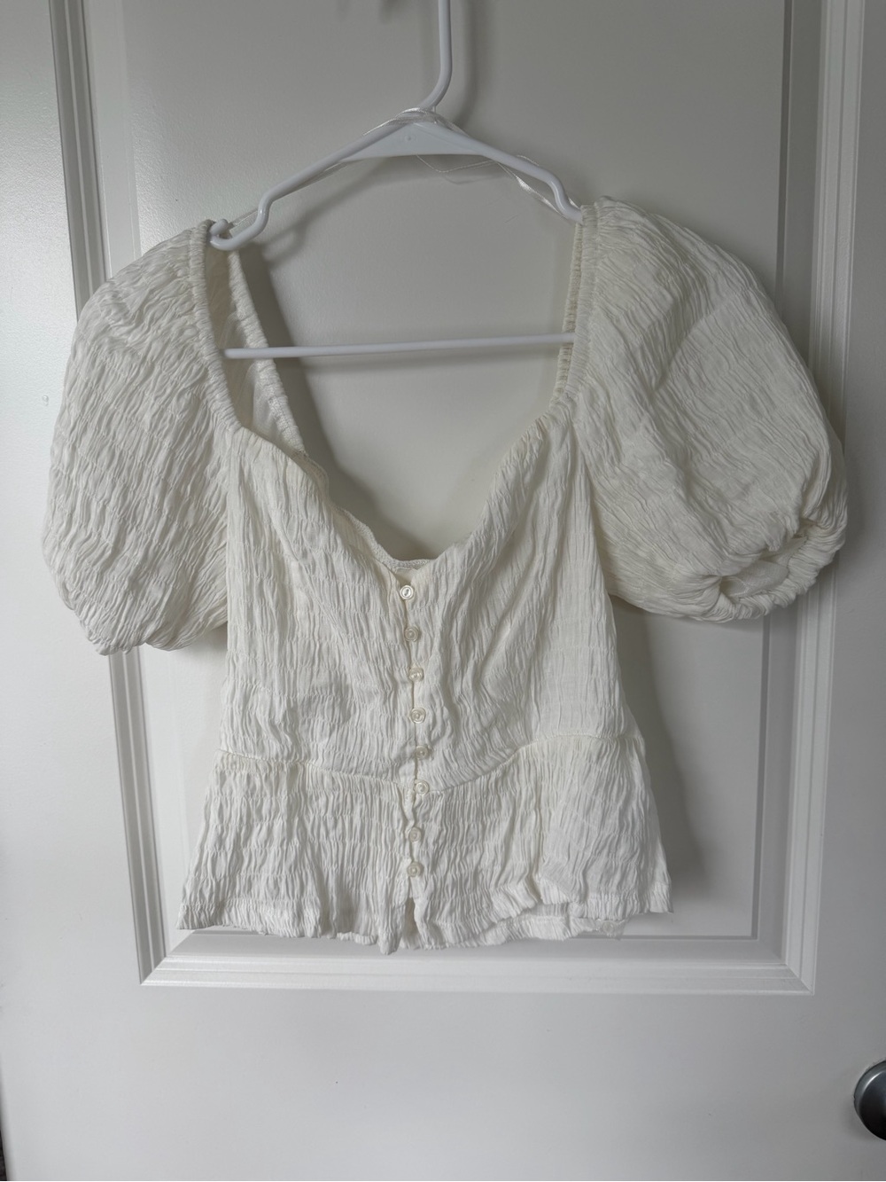 Astr Ivory Puff-Sleeve Button Front Top